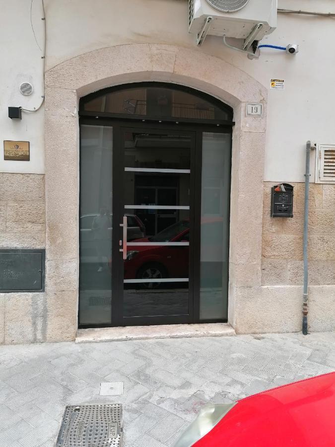 La Dimora Del Principe-Piano Terra Bed & Breakfast Trani Exterior foto
